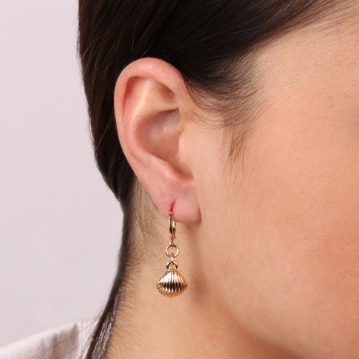 Boucles d'oreilles en métal avec pendentif coquillage
