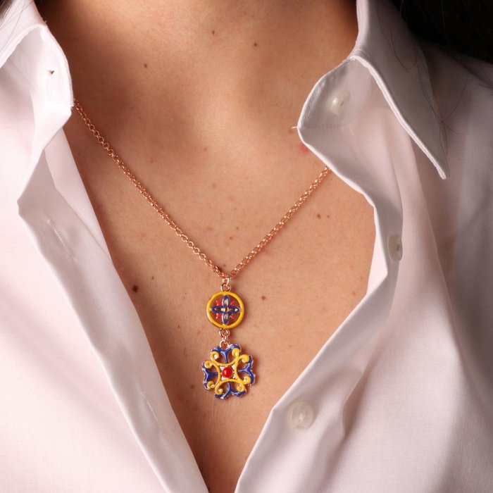 Metal necklace with Caltagirone majolica embellished with colored enamels