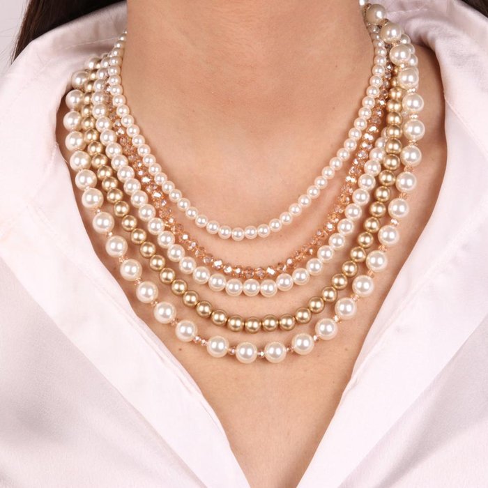 Collier multi-rangs en métal avec perles multicolores