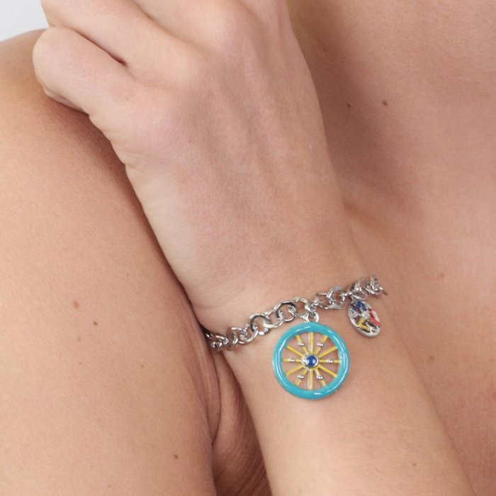 Bracelet en métal à maille rolo, avec pendentif roue de charrette sicilienne orné d'émaux colorés