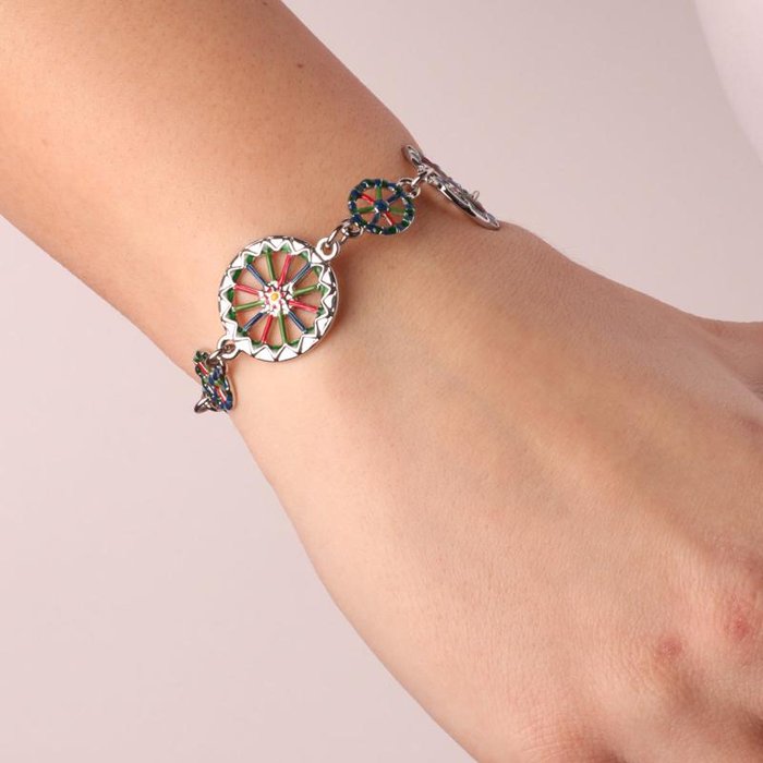 Bracelet en métal avec roues de charrette sicilienne ornées d'émaux colorés